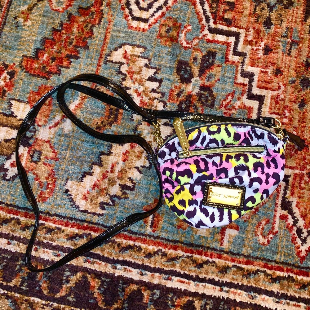 Small Betsy Johnson cross body